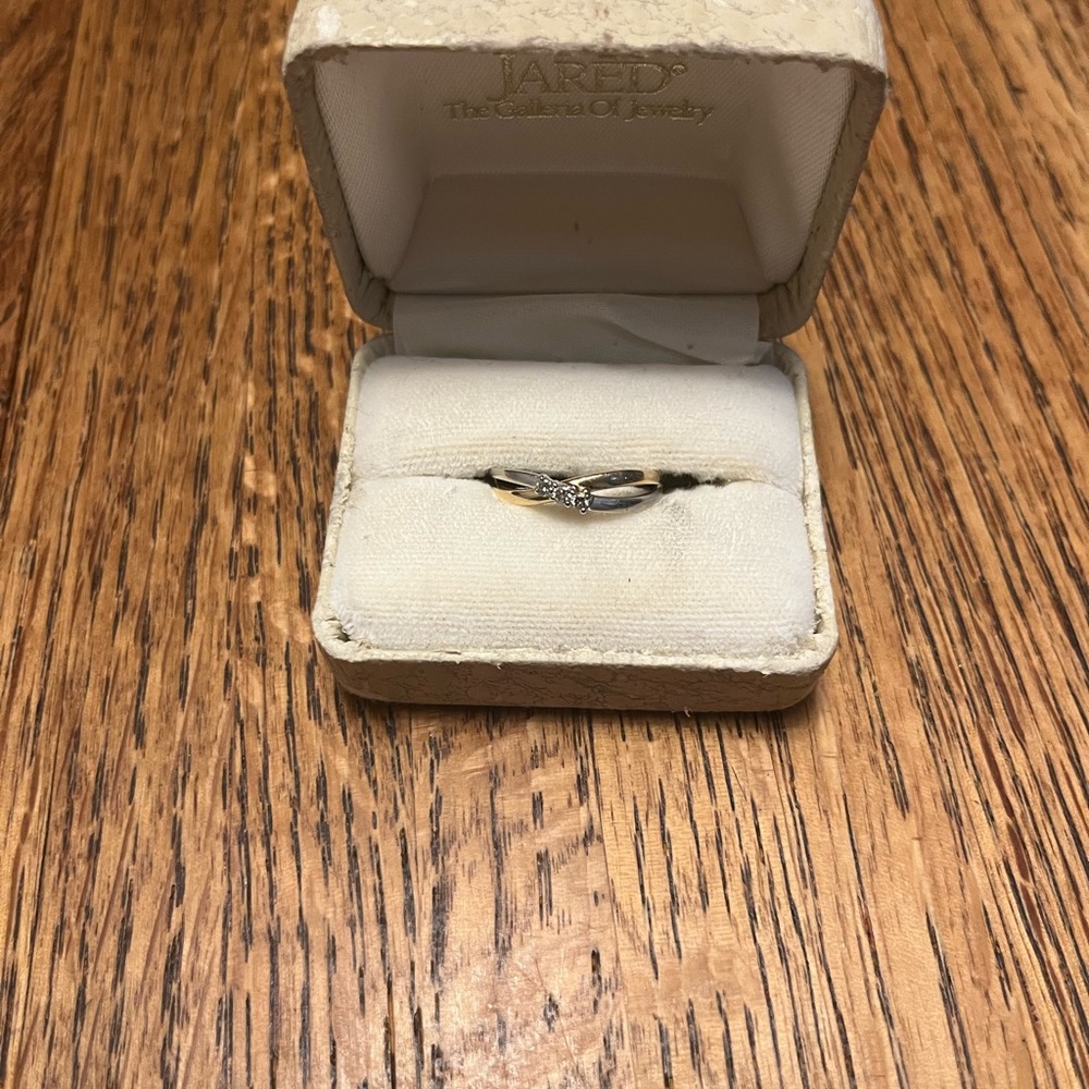 Red Silver Dainty Ring with Central Design